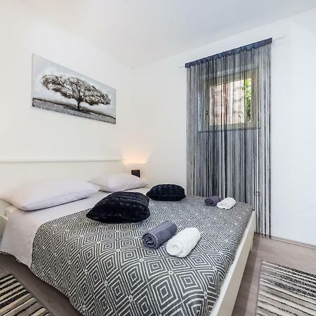 Apartman Nino Novigrad  Exteriör bild