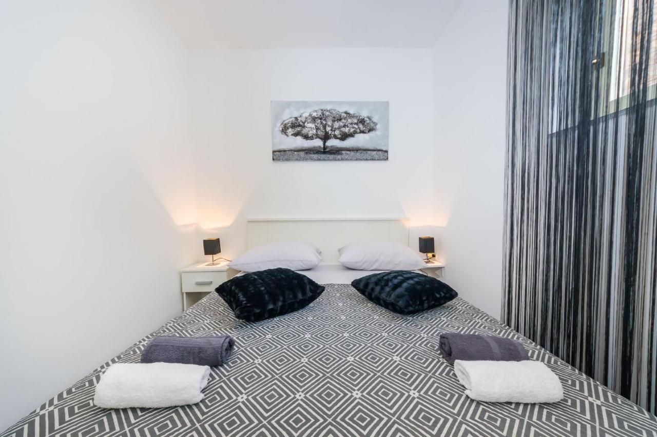 Apartman Nino Novigrad  Exteriör bild