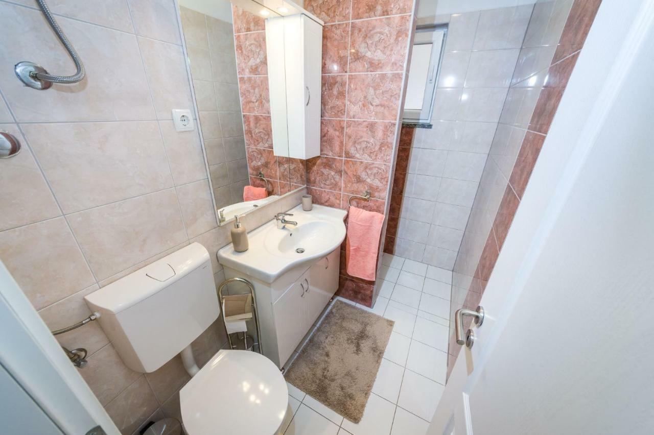 Apartman Nino Novigrad  Exteriör bild